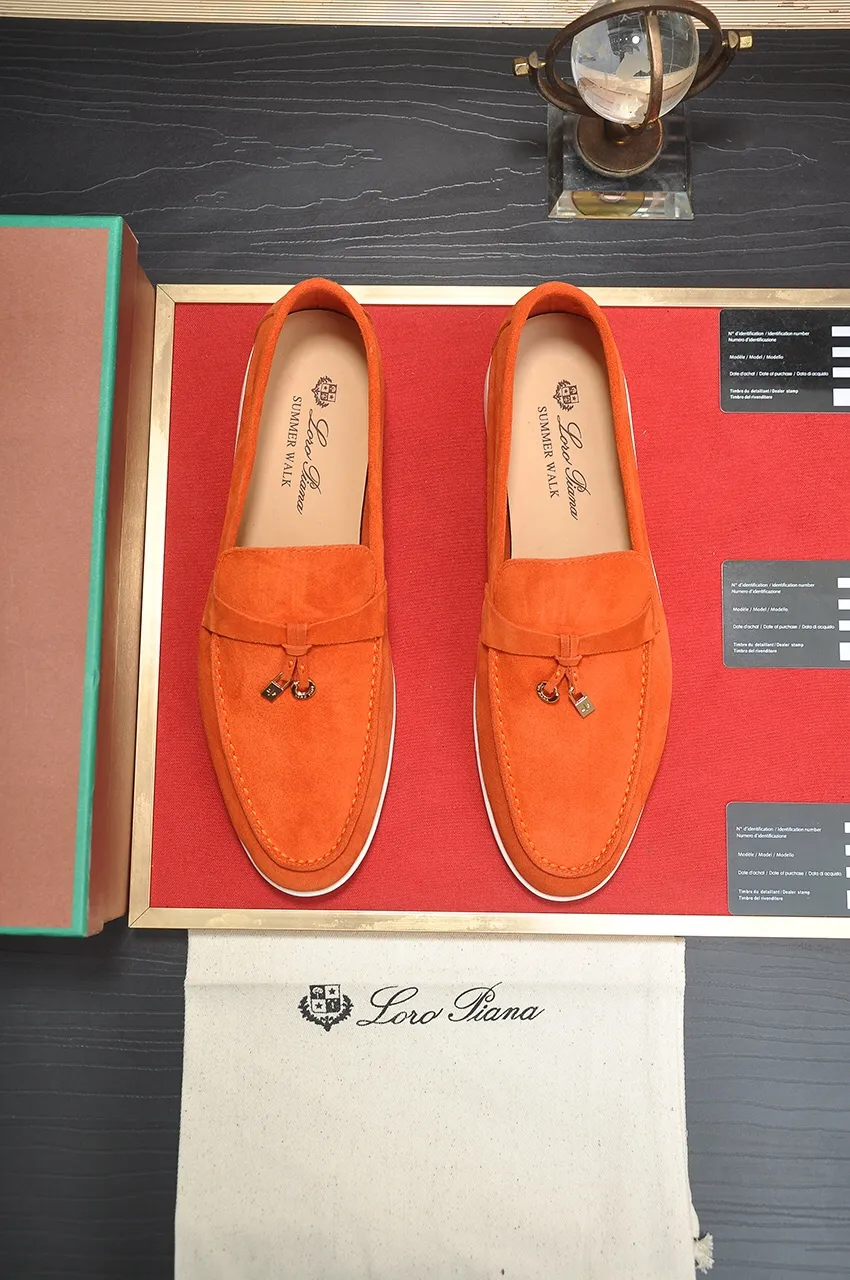 Men's shoes 💰400💶[𝐥𝐨𝐫𝐨 𝐏𝐢𝐚𝐧𝐚] [Couple model] High-end quality, affordable price, LP classic loafers, Italian treasure brand, the only brand that can match Hermès! Only after wearing it do we know that we can’t live up to our feet. Women’s code: 35-40 (customized sizes 34, 41, 42 are non-returnable) Men’s code: 38-44 (customized 45, 46, 47, 48 are non-refundable) Fabric: Customized imported cashmere Lining: Customized imported fetal cowhide Foot: Imported benzene-dyed calfskin Outsole: Exclusive original glass rubber outsole